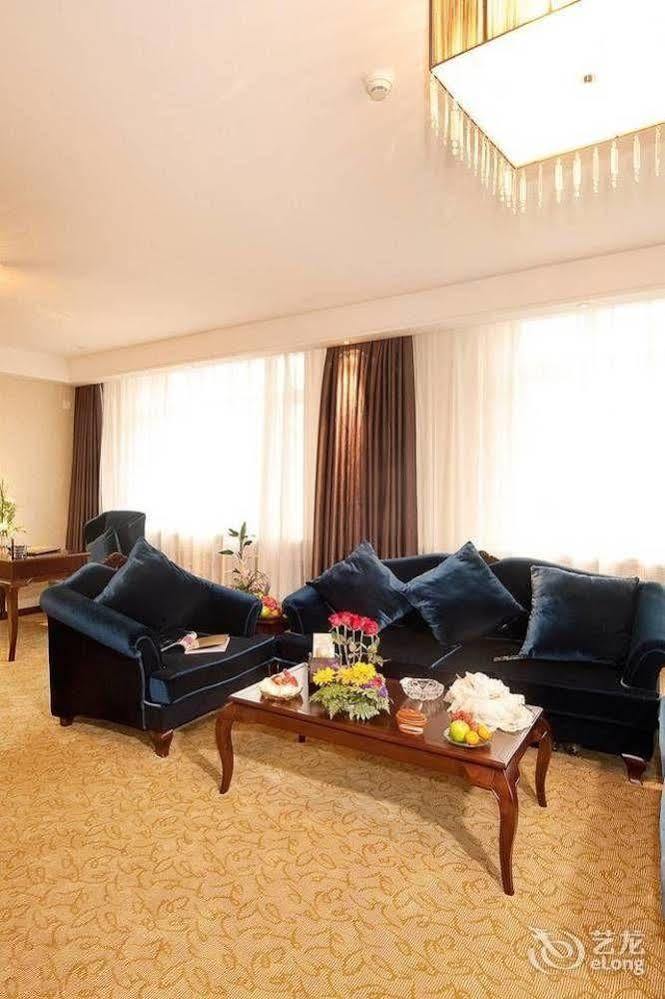Jilin Province Hotel Чанчун Екстериор снимка